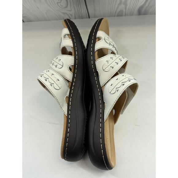 CLARKS Women White LAURIEANN Cove Slip On WIDTH SLIP ON SANDALS, Size 9.5 - Picture 4 of 6